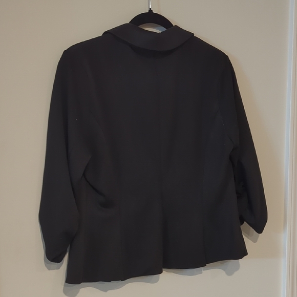 Candies Cropped Open Front Black Blazer, Size Large - Picture 4 of 5